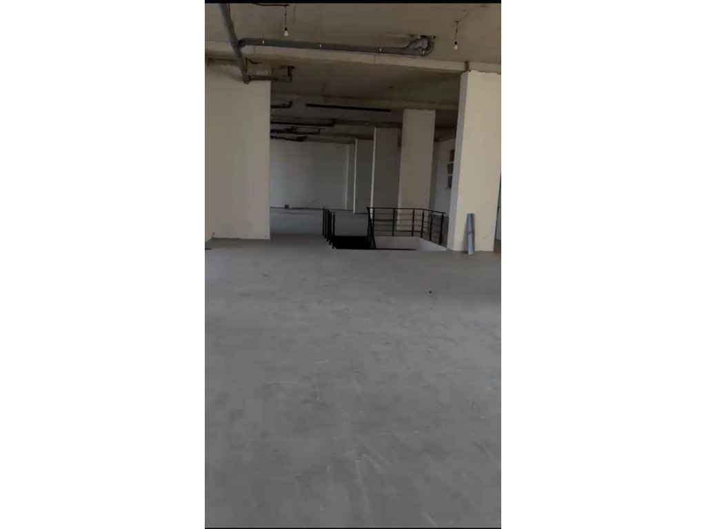 Bulevardi i Ri! Për shitje Ambient Biznesi Premium 281 m² | Lartësi 4.8 m | Ndërtim i Ri | Lokacion Strategjik