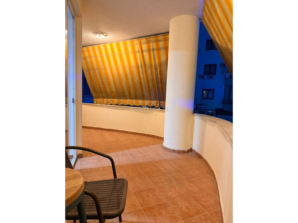 Shitet Apartamet 4+1+2 te Pallatet Cabej