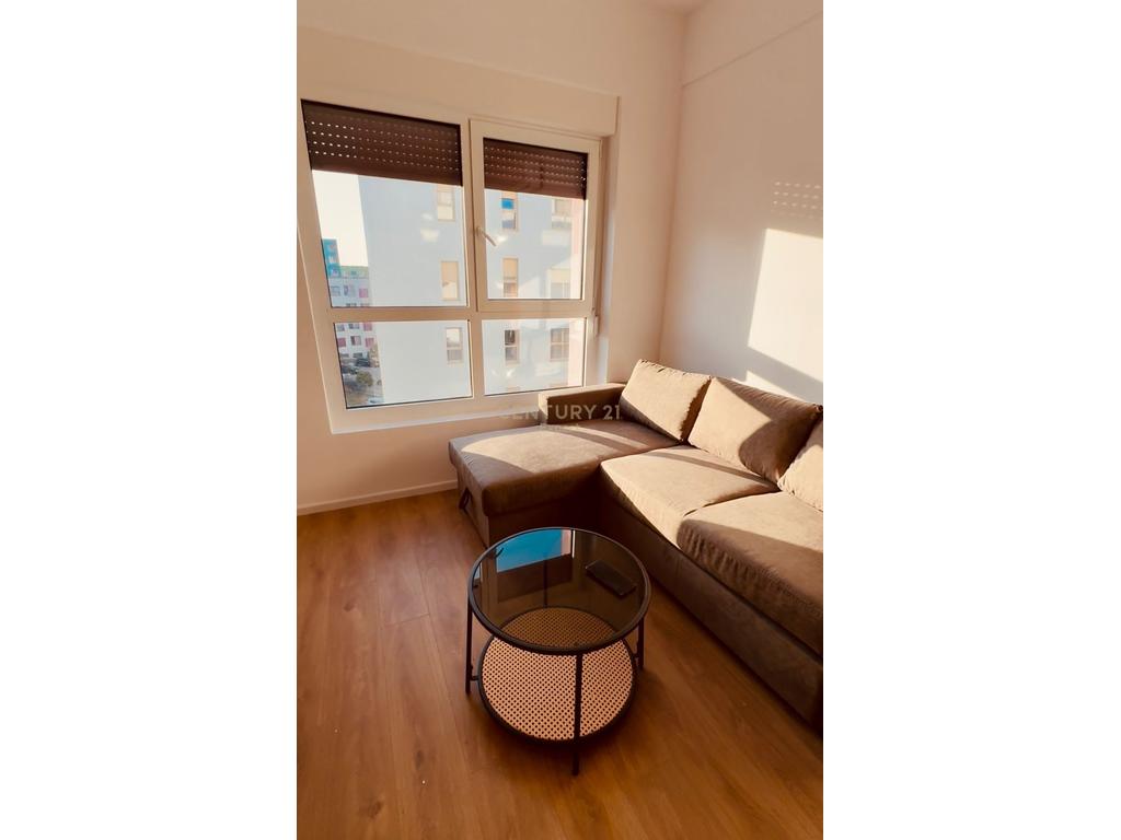 JAPIM ME QERA APARTAMENT TEK KADIU!
