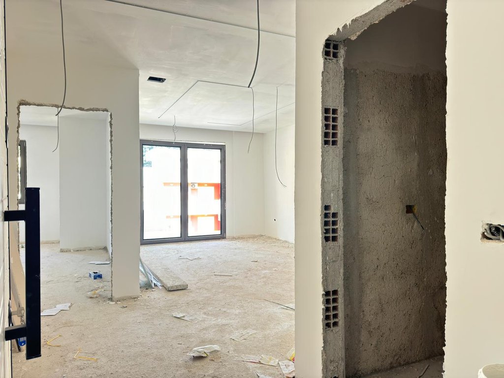 APARTAMENT 1+1 PER SHITJE NE LUNGOMARE!