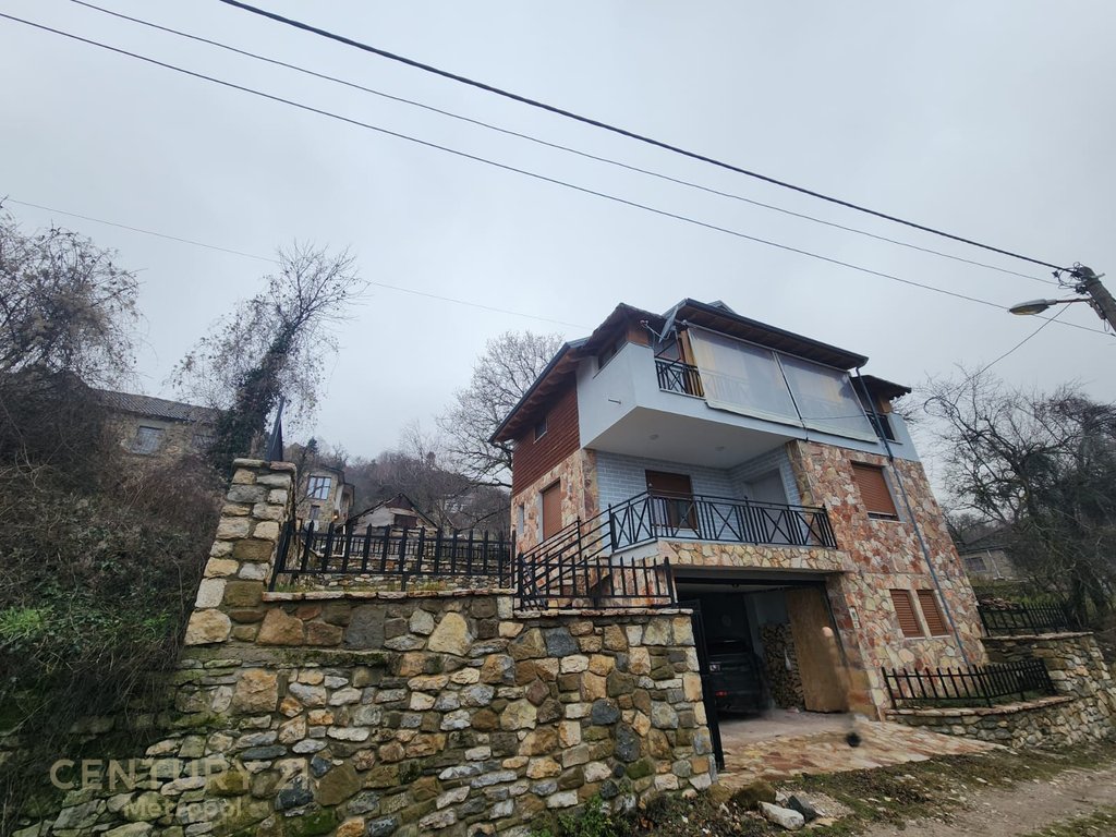 SHITET VILE 3 KATESHE NE FSHATIN TURISTIK TE DARDHES!