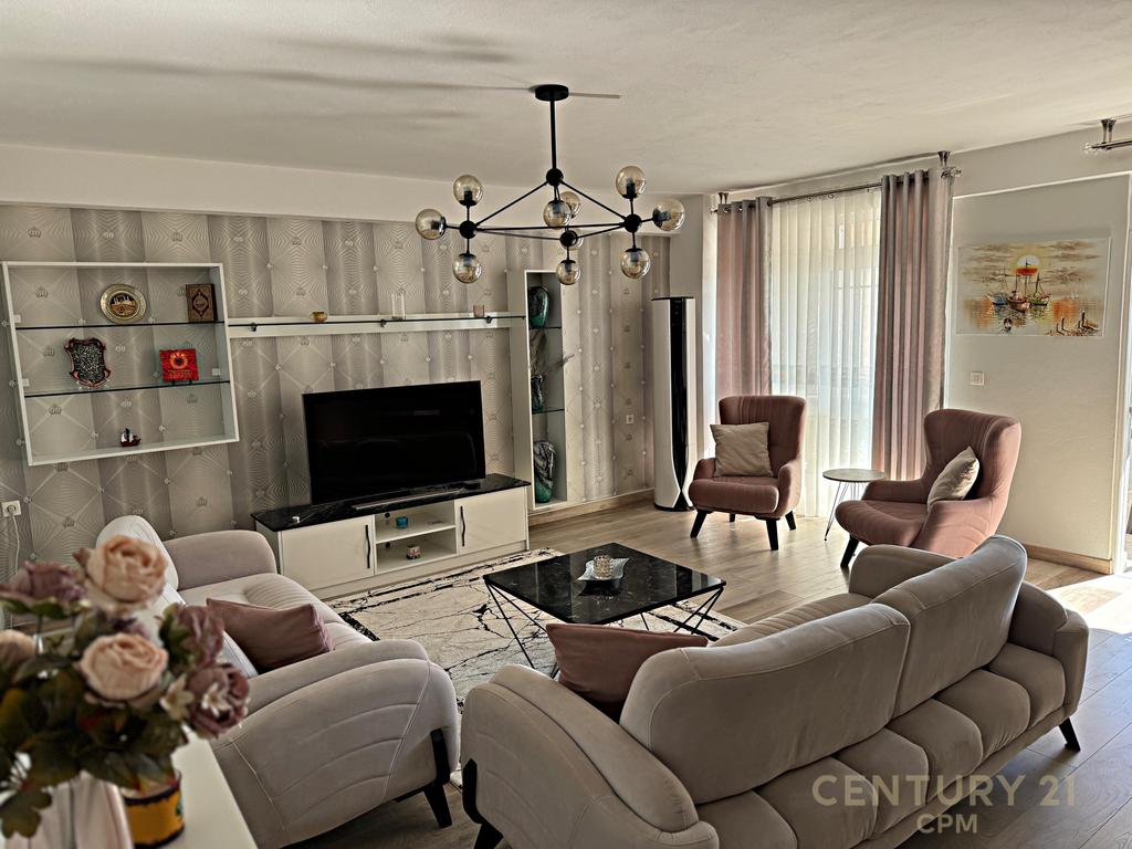 SHESIM APARTAMENT 3+1+3 NE SARANDE!