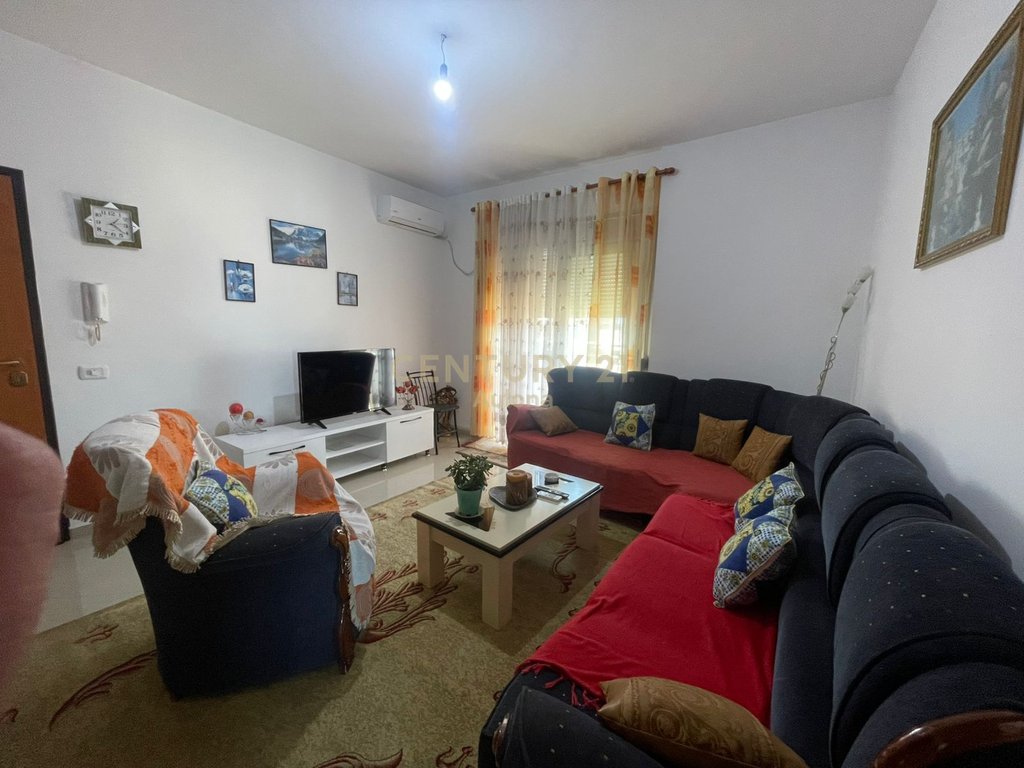 Apartament 2+1 Me Qira  PRANE PORTIT