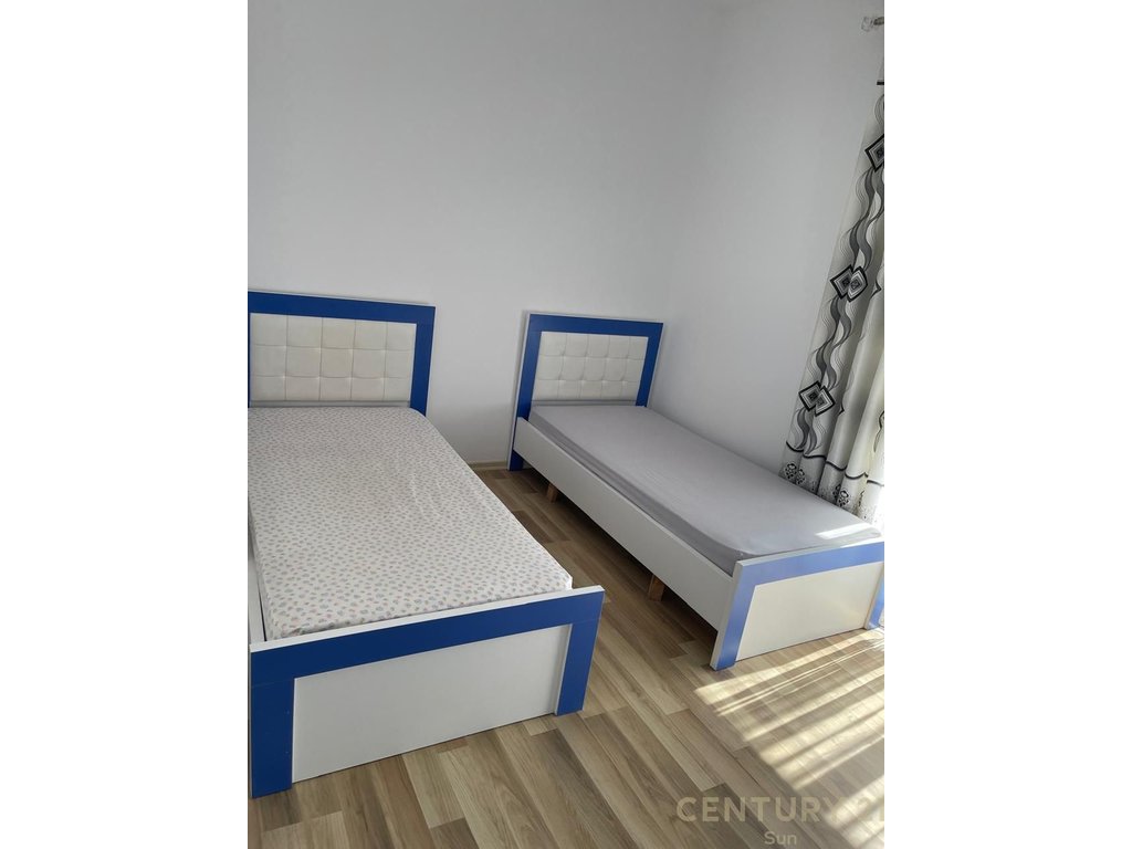 Shitet apartament 3+1+2 ne Kinostudio !