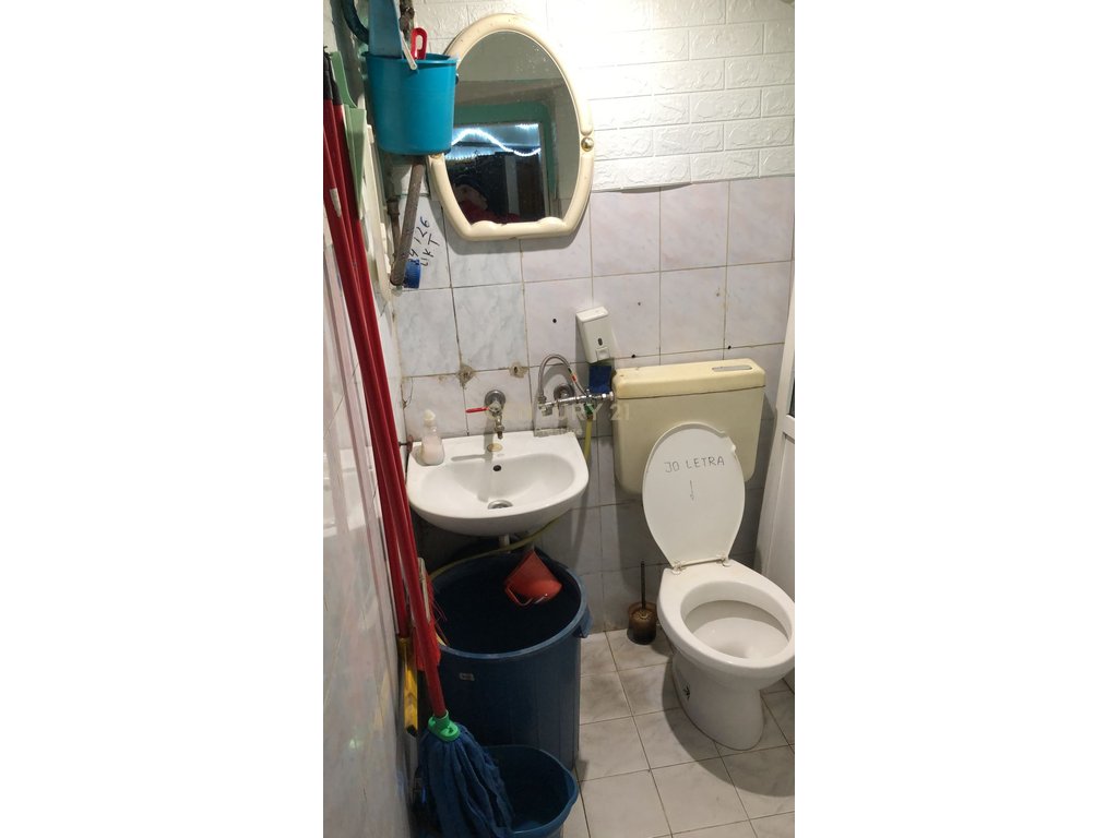 AMBIENT KOMERCIAL NE SHITJE, BLLOK!