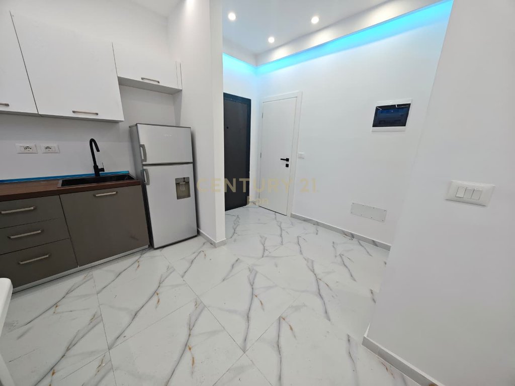SHITET APARTAMENT 1+1, NE QENDER DURRES !!!!!