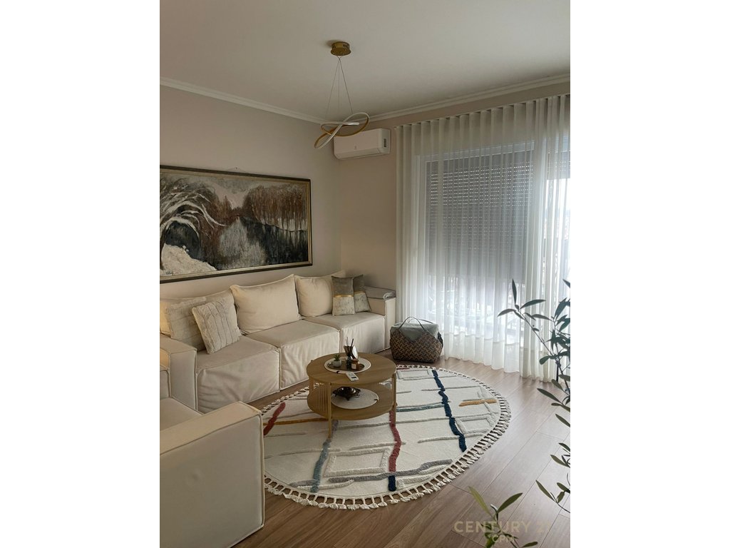 Shitet Apartament 2+1+2 + Post Parkimi Bulevardi i Ri, Tiranë