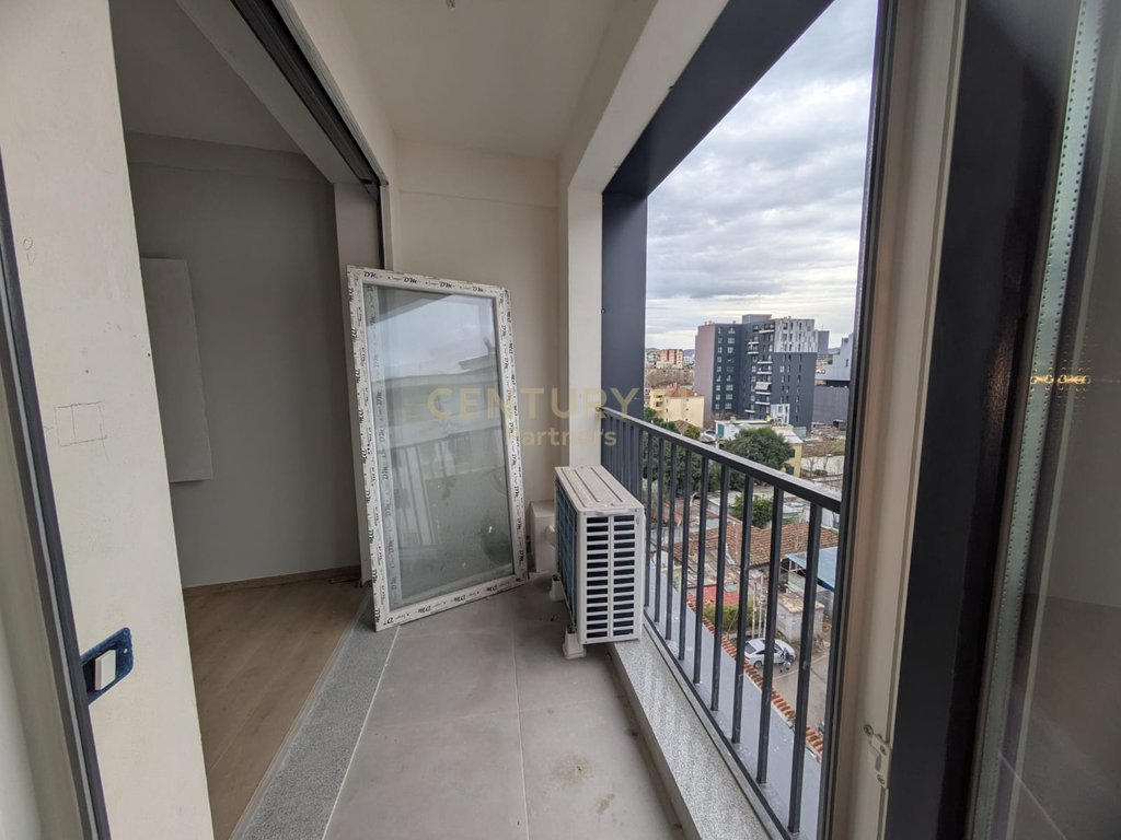 APARTAMENT 1+1 PER SHITJE NE RRUGEN 5 MAJI PRANE CONCORD CENTER