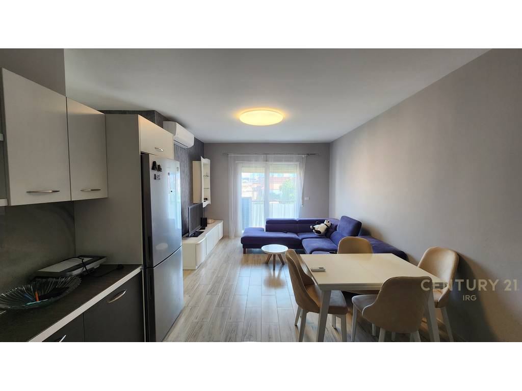 SHITET APARTAMENT 2+1 TEK 21 DHJETORI !