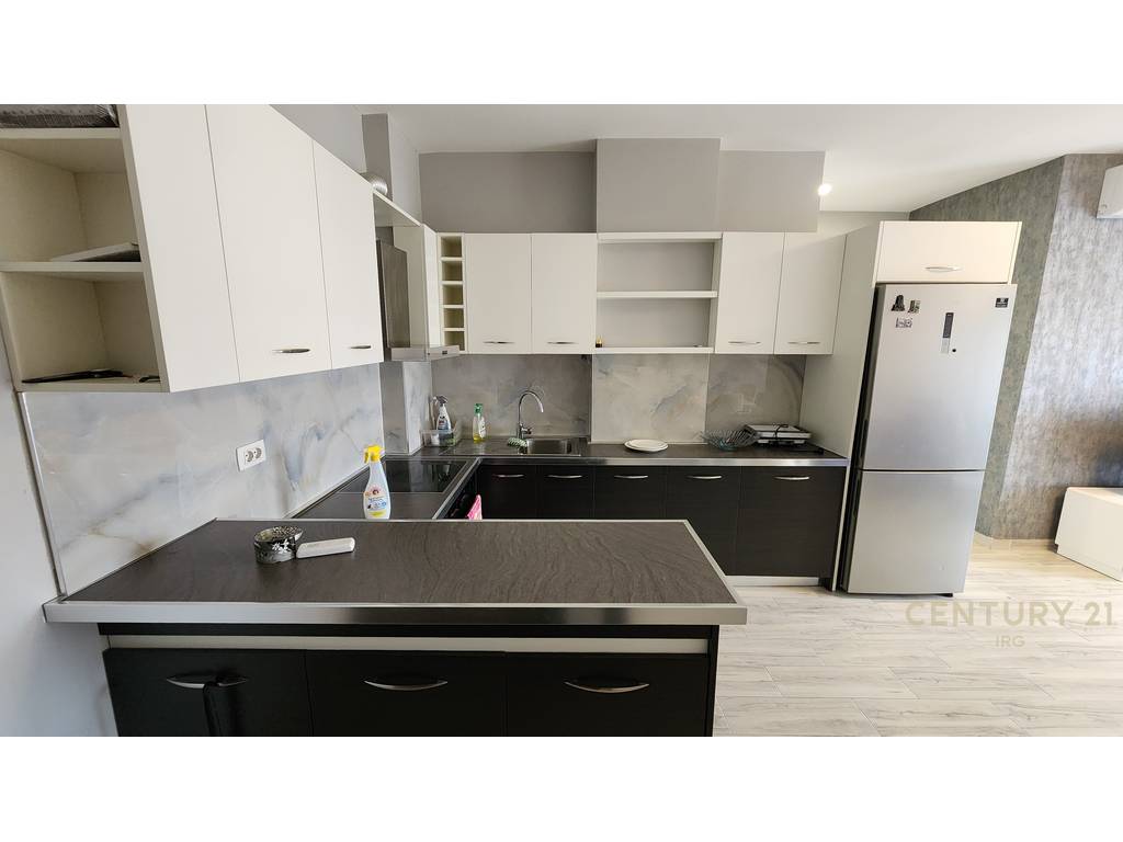 SHITET APARTAMENT 2+1 TEK 21 DHJETORI !