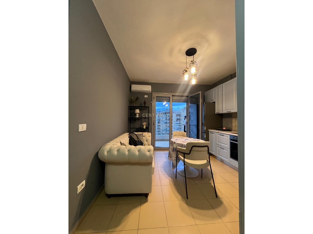 Shitet Apartament në Lungomare | 53.6 m² | I Mobiluar