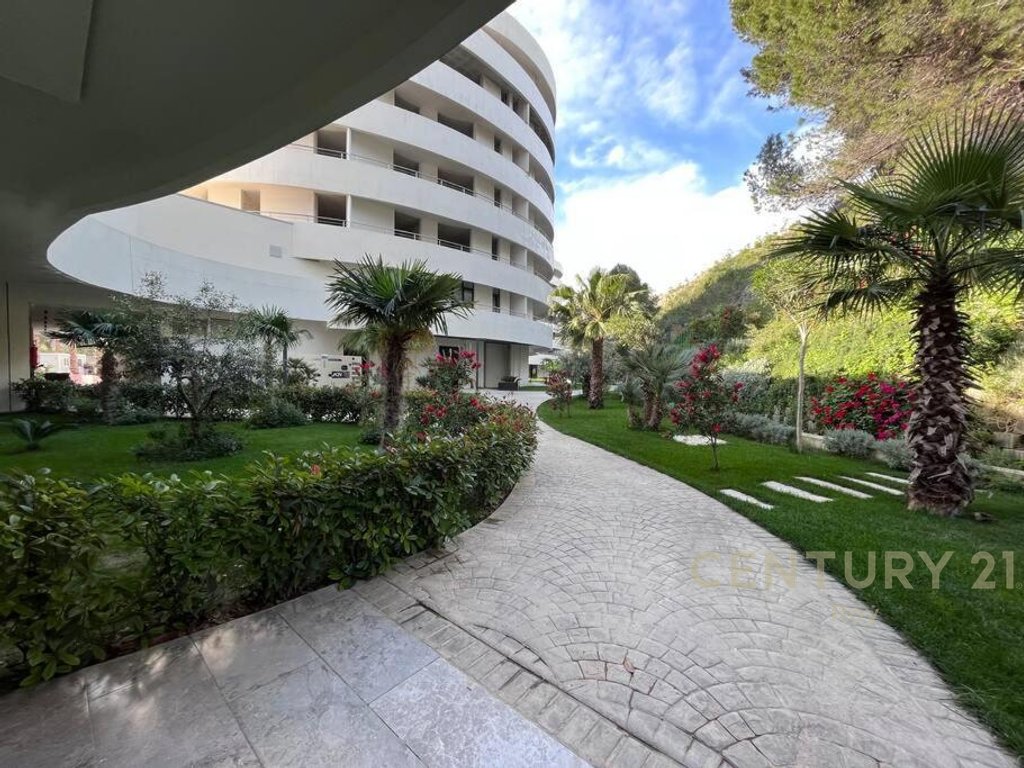 PER SHITJE APARTAMENT 2+1+2  ME PAMJE DETI!