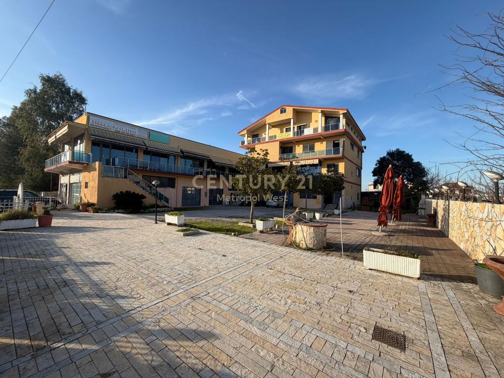 Godine multifunksionale per shitje ne Xhafzotaj - Durres!