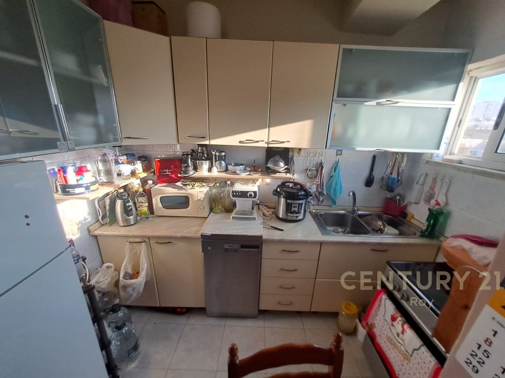 Shitet Apartament 1+1 ne Bulevardin Kryesor në Durrës !!
