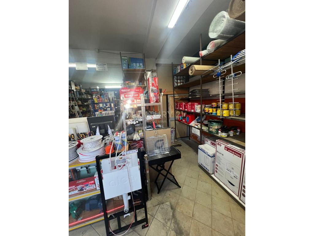 Shitet Biznes Materiale Ndërtimi – Kodra e Diellit, Tiranë
