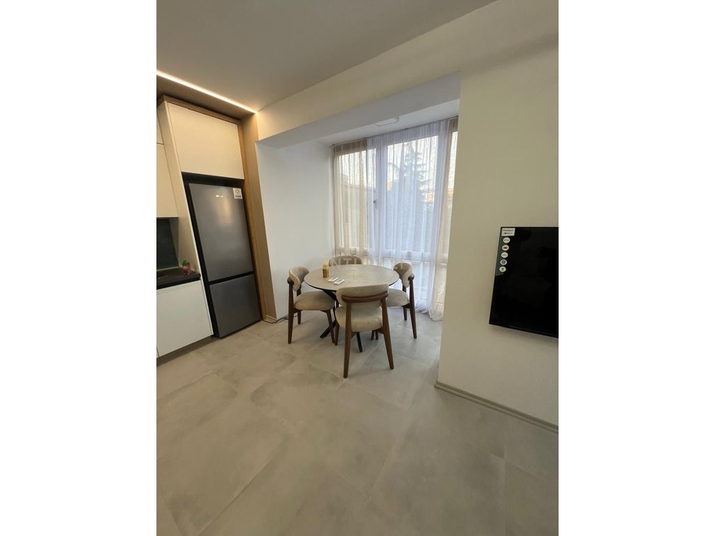 Qira, Apartament 2+1, Ura e Tabakeve