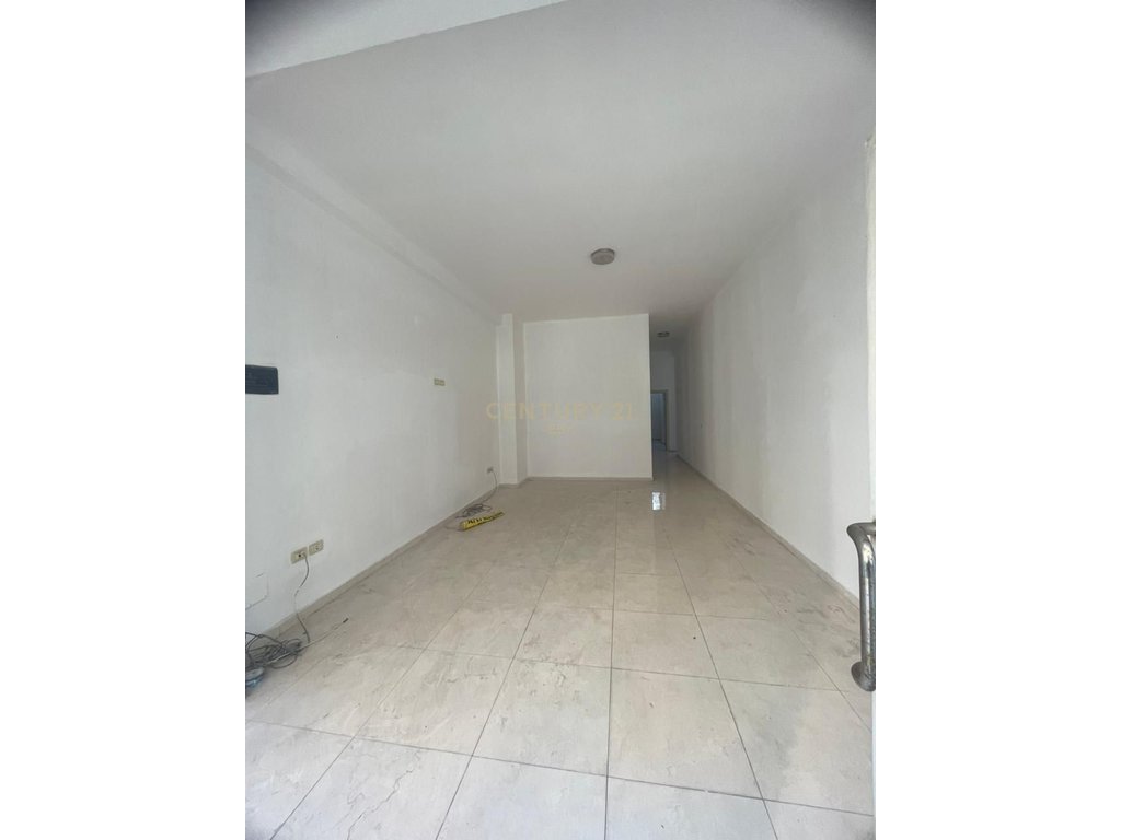 Dyqan Për Shitje në Lagja nr.17, Durrës - 120000€ | 100 m²