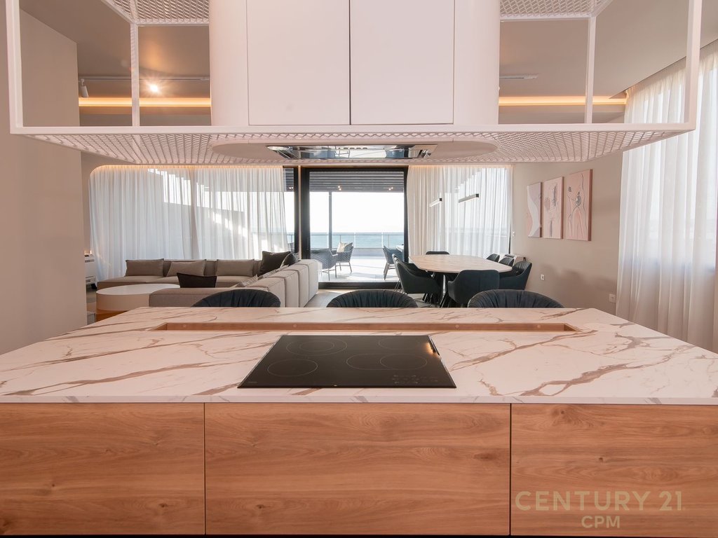 Penthouse Premium 3+1+2 me Lavanderi dhe Verandë në Lokacion Elitar – Vlorë