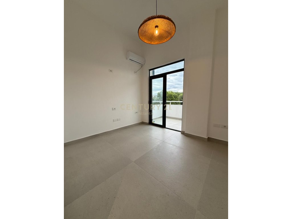 Apartament 2+1 Për Shitje në Mali i Robit, Durrës - 200000€ | 156 m²