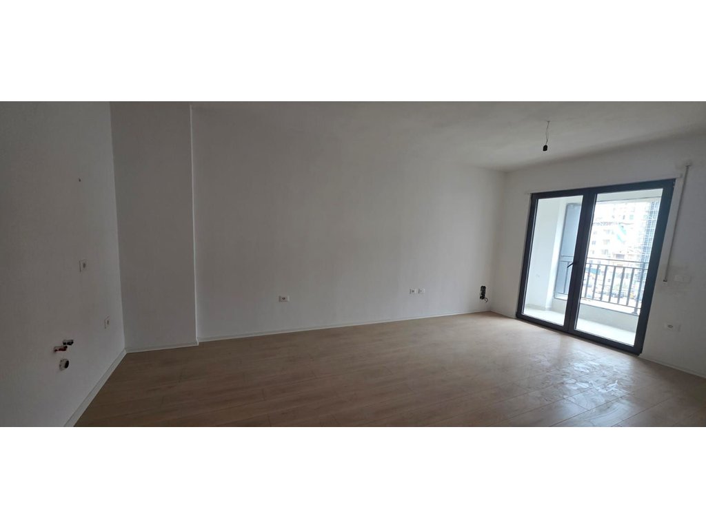 APARTAMENT 1+1 PËR QIRA – Bulevardi i Ri!!