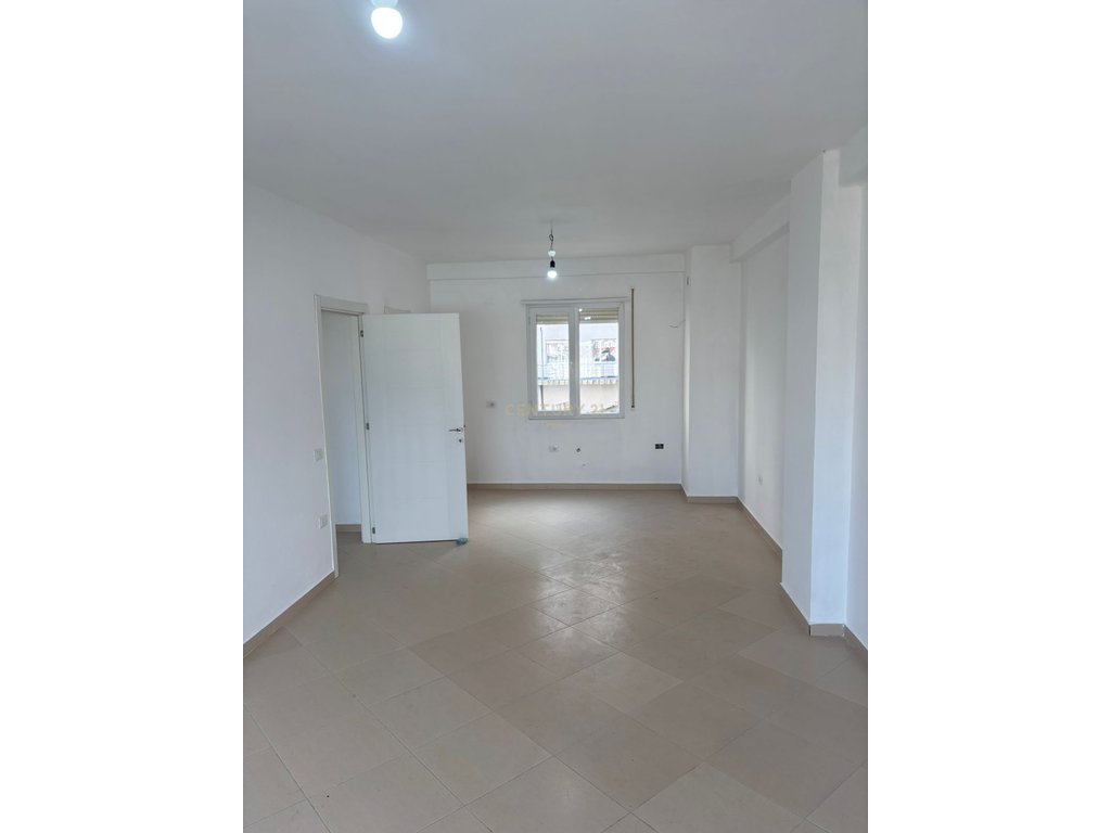 Shitet apartament 2+1
— 2 dhoma gjumi
Tek rruga Ramazan Gaxherri ne Fresk
130000