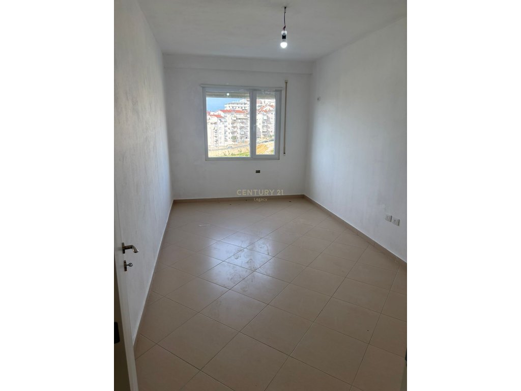 Shitet apartament 2+1
— 2 dhoma gjumi
Tek rruga Ramazan Gaxherri ne Fresk
130000