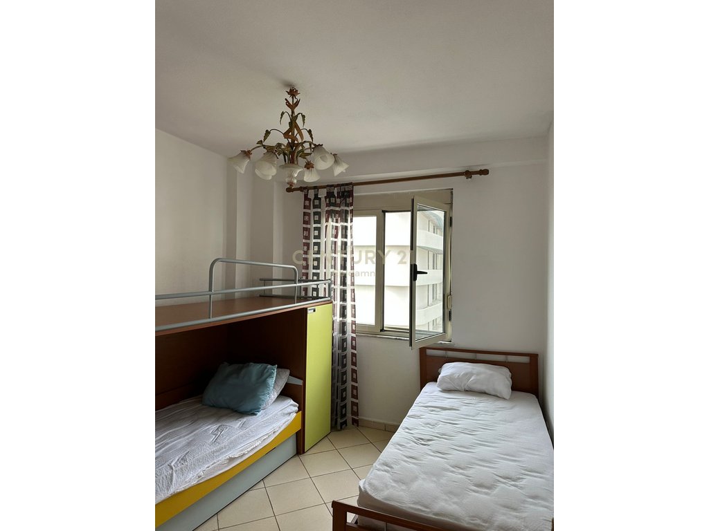 Apartament 2+1 Me Qira në Plazh Rrota e Kuqe, Durrës - 250€ |