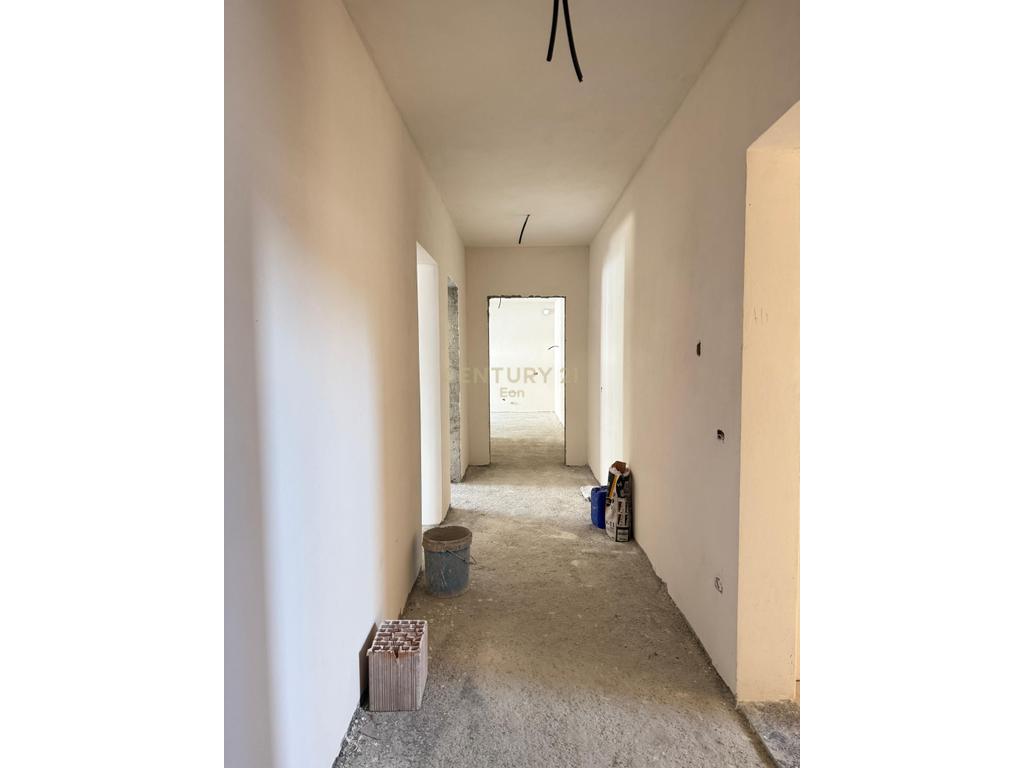 Apartament 3+1 në Shitje në Durrës me Post Parkimi dhe Depo !