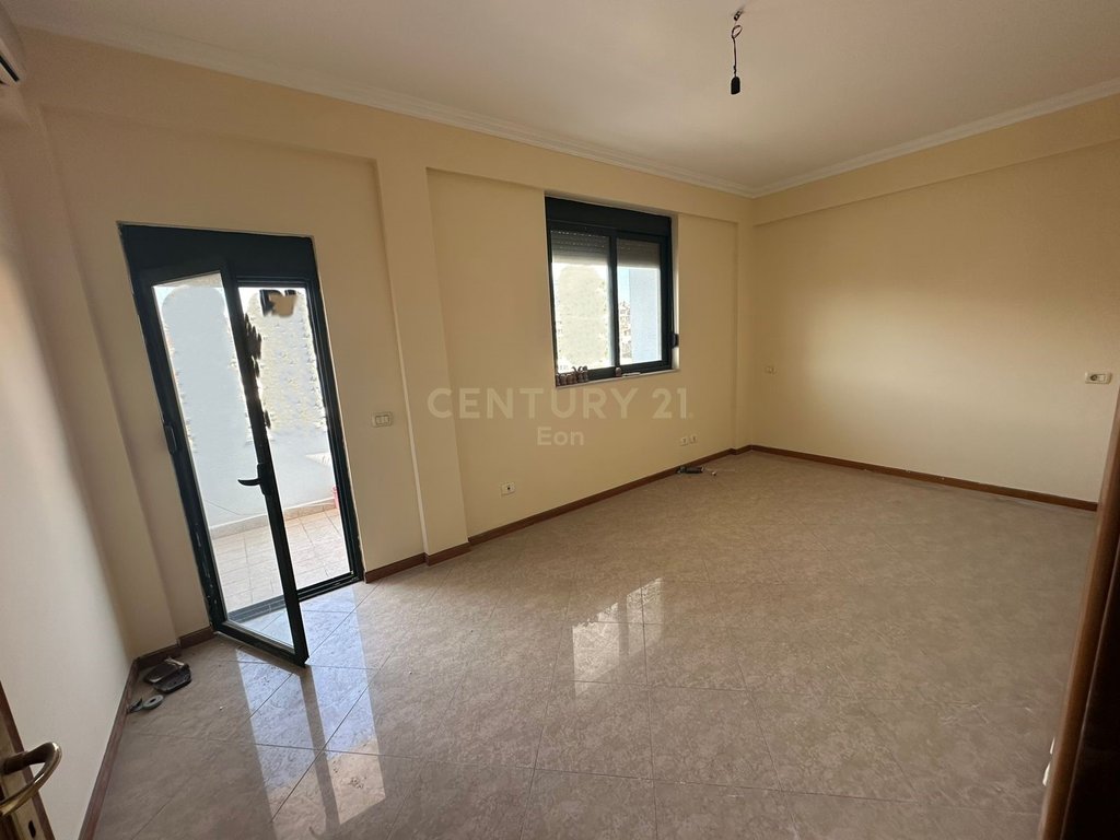 SHESIM APARTAMENTE 2+1 PRANE DREJTORISE SE POLICISE, DURRES !