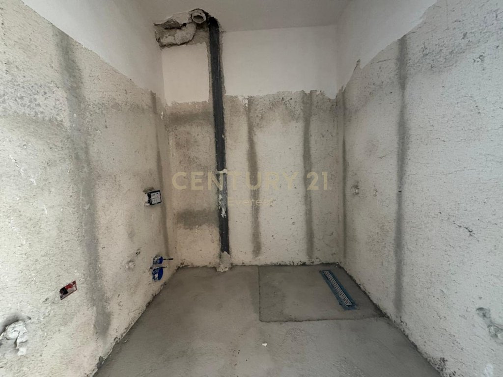 UJI I FTOHTE, SHESIM APARTAMENT 3+1+2
