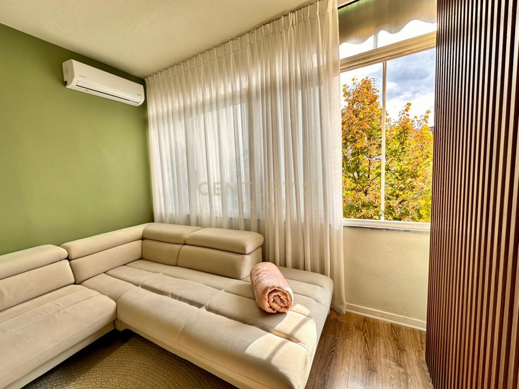 Apartament për qira 2+1 në Rrugën e Durrësit