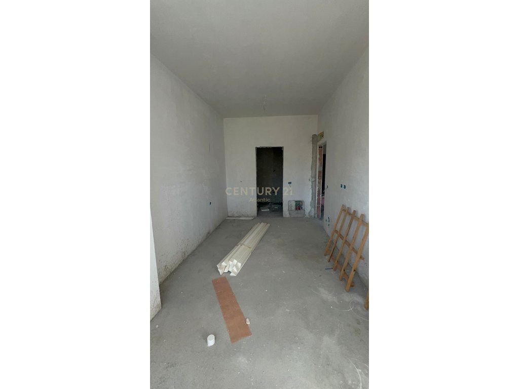 Apartament me lokacion fantastik dhe pamje deti 2+1+2T+ballkon Për Shitje në Golem, Durrës -181,170€ | 109.8 m²