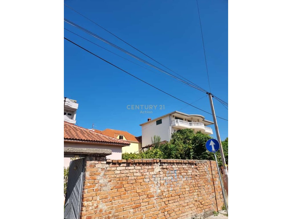 Shitet Truall ne Ali Dem Tiranë - 294,000.00€ | 300 m²!