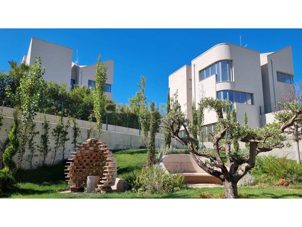 Vila Elitare per shitje ne zonen e Liqenit te Thate "GREEN VALLEY".1.600.000€ | 783.5 m²