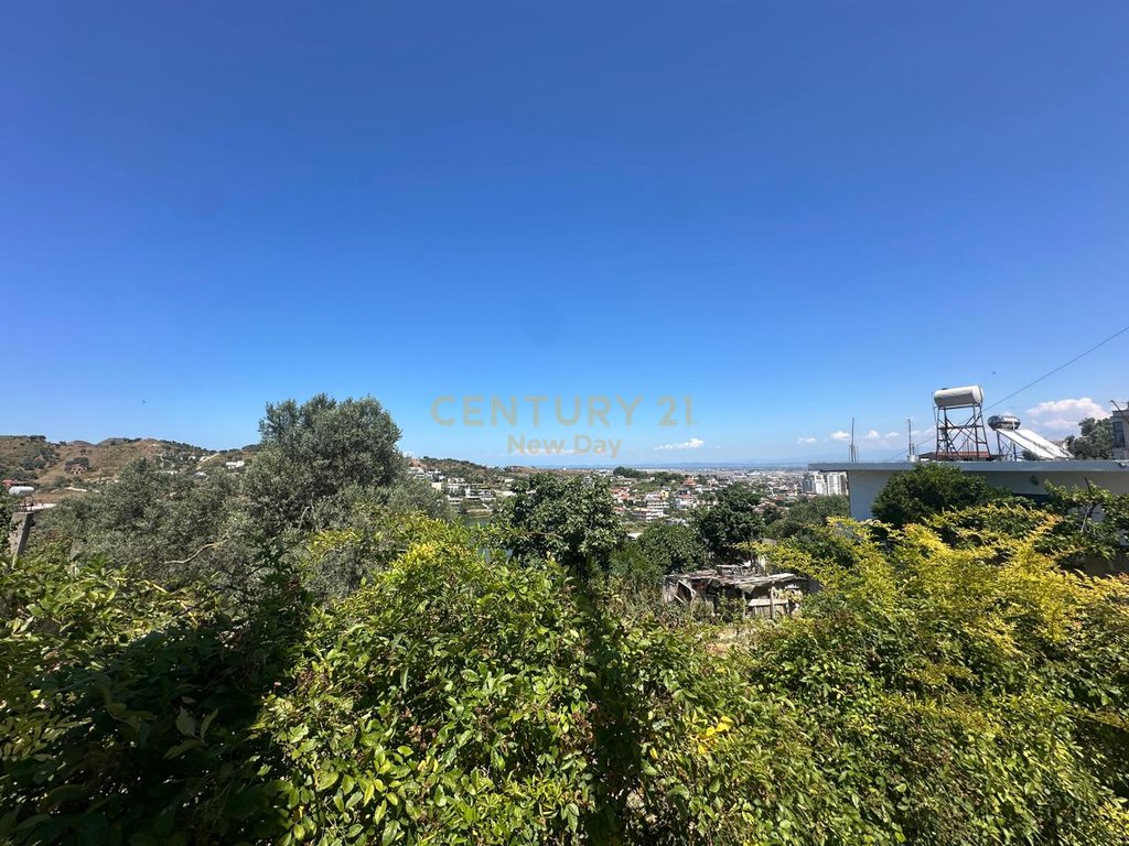 Vilë  në shitje te Spitali, Durrës - 250,000€ | 285 m²