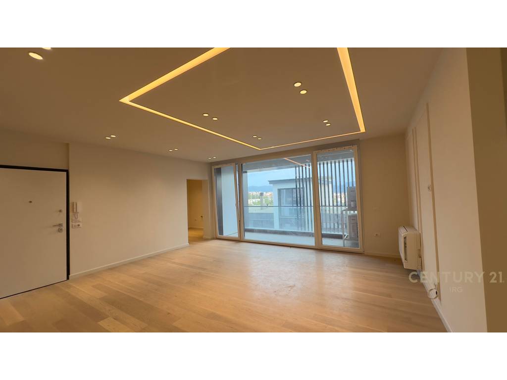 NË SHITJE – APARTAMENT LUKSOZ 3+1+2 PRANË PALLATIT TË BRIGADAVE