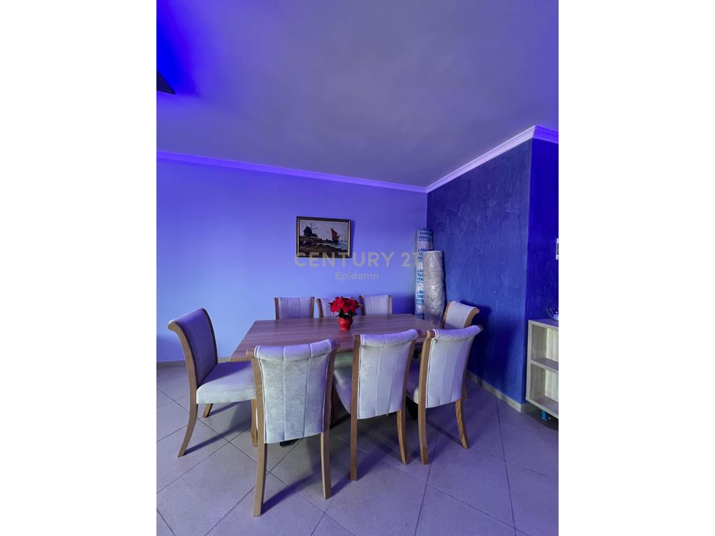 JEPET ME QIRA APARTAMENT 2+1+2 + POST PARKIMI NE STACIONIN E PARE PLAZH!