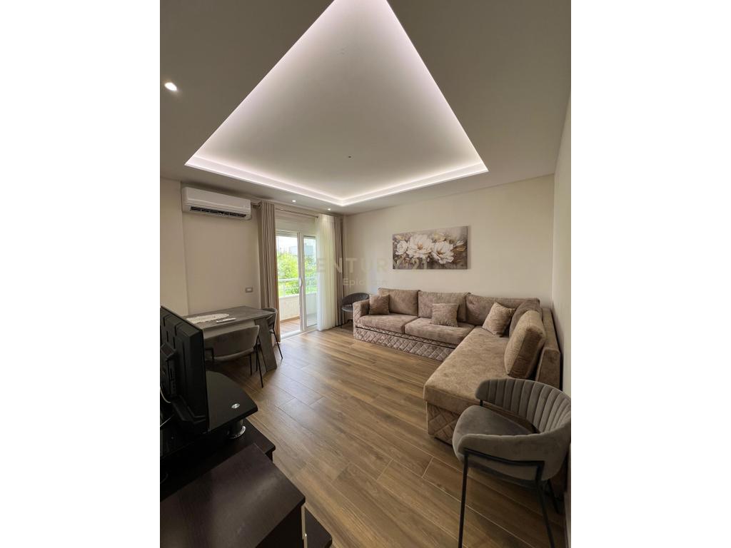 Shitet apartament 1+1 ne Qerret, 150 m larg detit!
