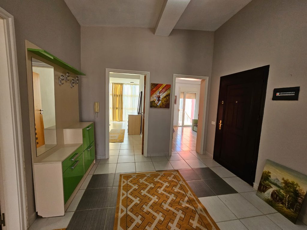 PER SHITJE, APARTAMENT  2+1+2 NE GOLEM !