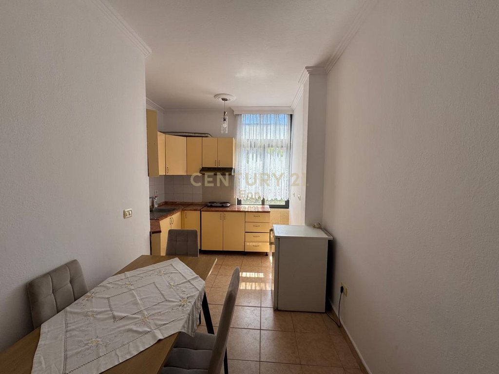 SHITET APARTAMENT 1+1 NE SHKEMBIN E KAVAJES, 150 M AFER DETIT !!!