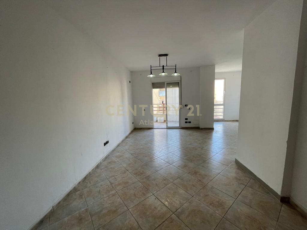 Apartament 2+1 Për Shitje ,Tek  Ujësjellës Kanalizime, Durrës - 125000€ | 99 m²