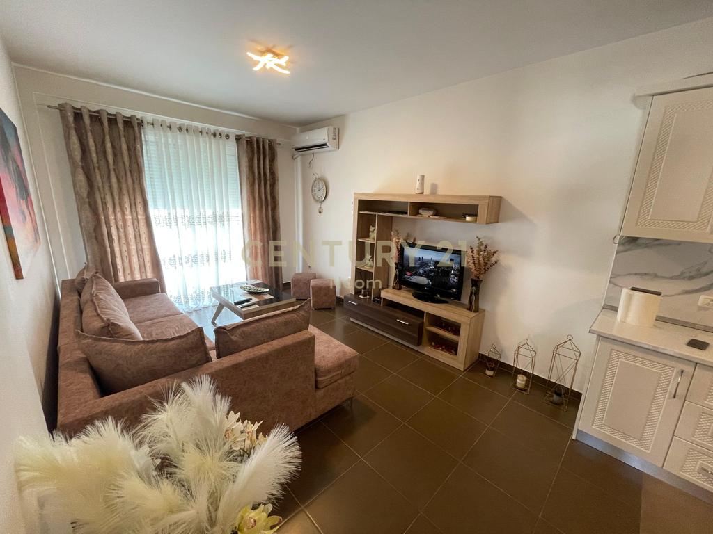 QIRA, APARTAMENT 2+1+2+POST PARKIMI, LIQENI I THATE !!