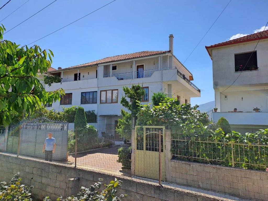 POGRADEC, VILE PËR SHITJE NË RRUGËN E DRILONIT !!!!!