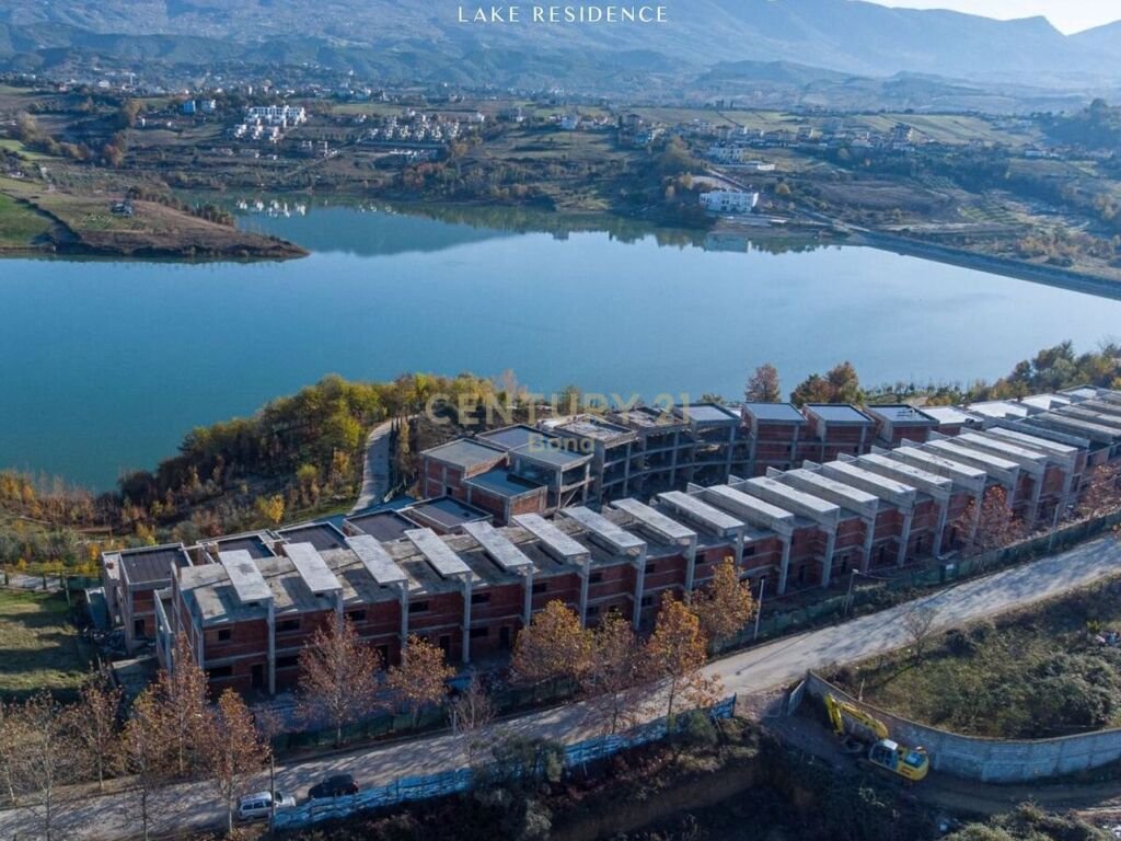 Triblex ne Shitje, Swan Lake Residence Liqeni i Farkes