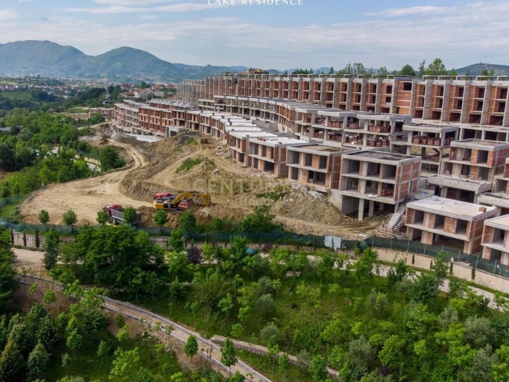 Triblex ne Shitje, Swan Lake Residence Liqeni i Farkes