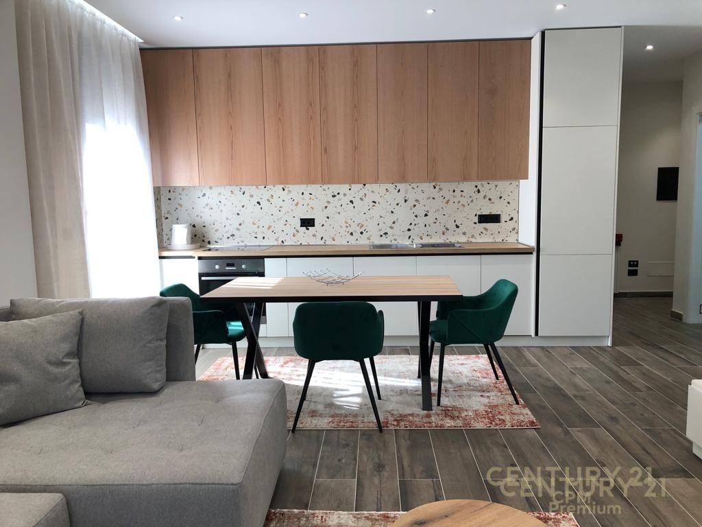 Shitet  Apartament Luksoz  + Post Parkimi te Rezidenca Sofia!