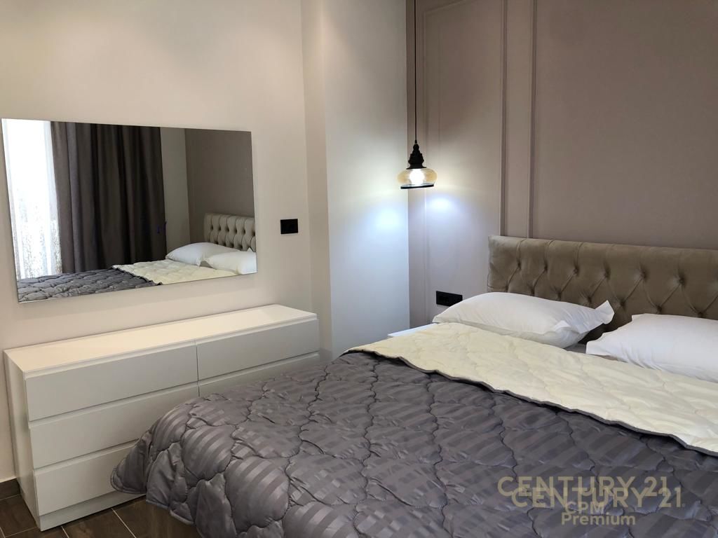 Shitet  Apartament Luksoz  + Post Parkimi te Rezidenca Sofia!