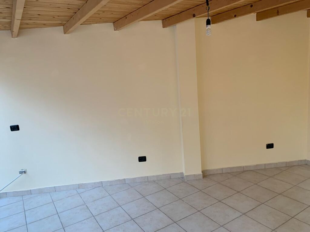 Ambient Biznesi Për Qira në Kinema Millenium, Shkodër | 50 m²