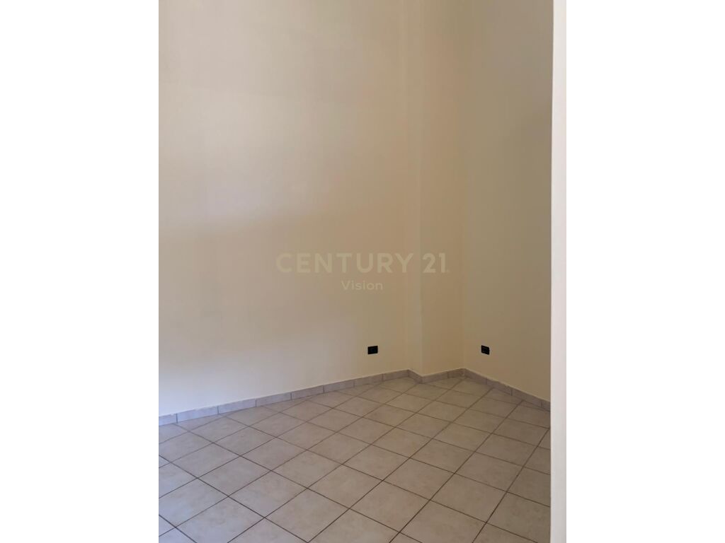 Ambient Biznesi Për Qira në Kinema Millenium, Shkodër | 50 m²