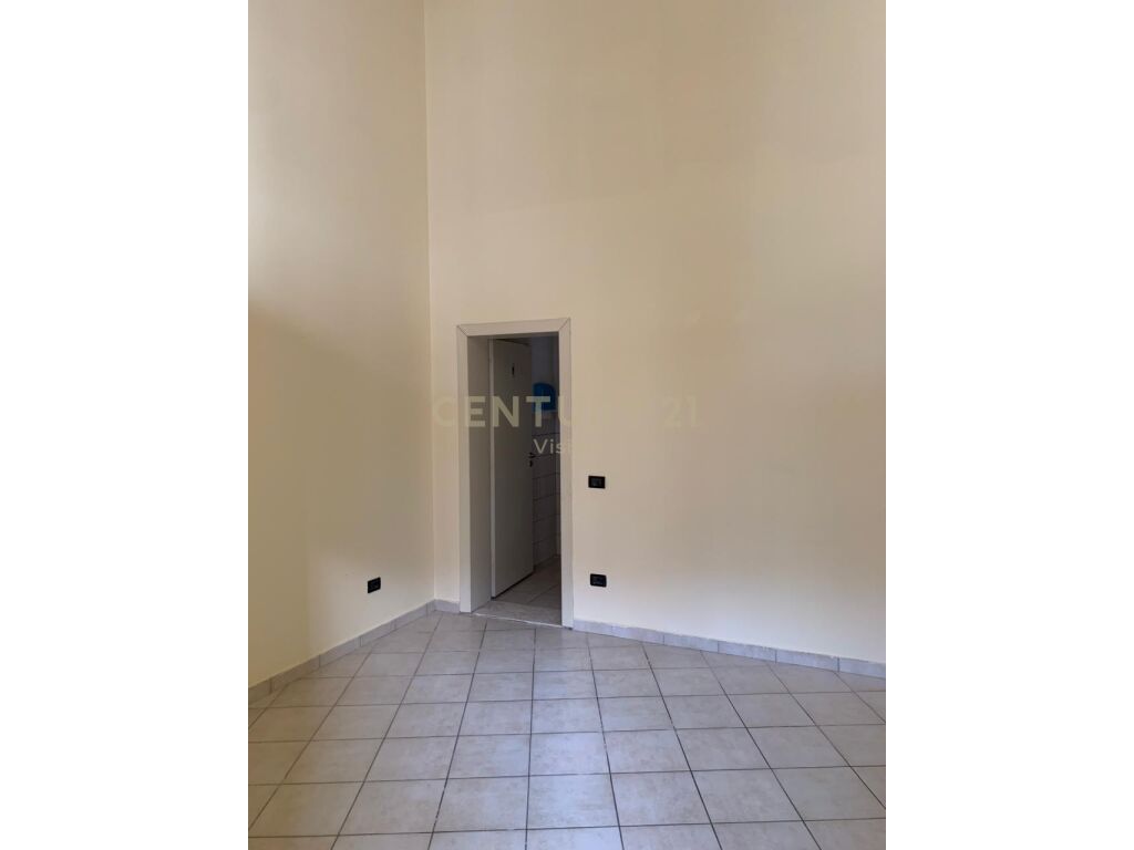 Ambient Biznesi Për Qira në Kinema Millenium, Shkodër | 50 m²